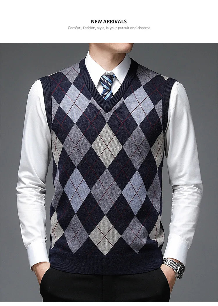 New Fashion Designer Brand Argyle Pullover Diamond Sweater V Neck Knit Vest Men 6% Wool Sleeveless Autum Casual Men Clothing