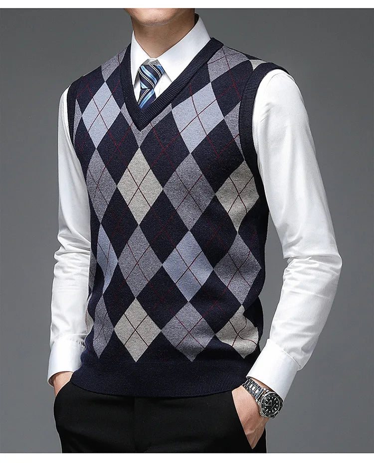 New Fashion Designer Brand Argyle Pullover Diamond Sweater V Neck Knit Vest Men 6% Wool Sleeveless Autum Casual Men Clothing