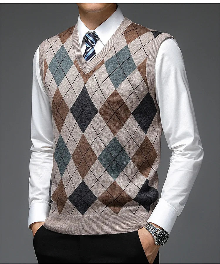 New Fashion Designer Brand Argyle Pullover Diamond Sweater V Neck Knit Vest Men 6% Wool Sleeveless Autum Casual Men Clothing