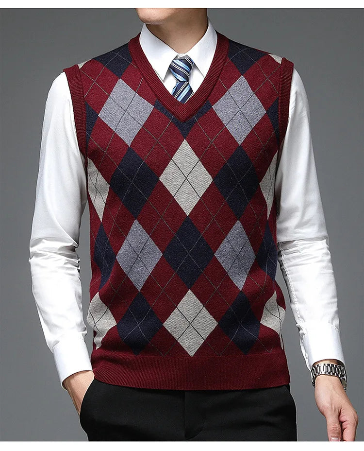 New Fashion Designer Brand Argyle Pullover Diamond Sweater V Neck Knit Vest Men 6% Wool Sleeveless Autum Casual Men Clothing