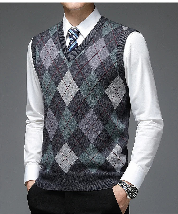 New Fashion Designer Brand Argyle Pullover Diamond Sweater V Neck Knit Vest Men 6% Wool Sleeveless Autum Casual Men Clothing