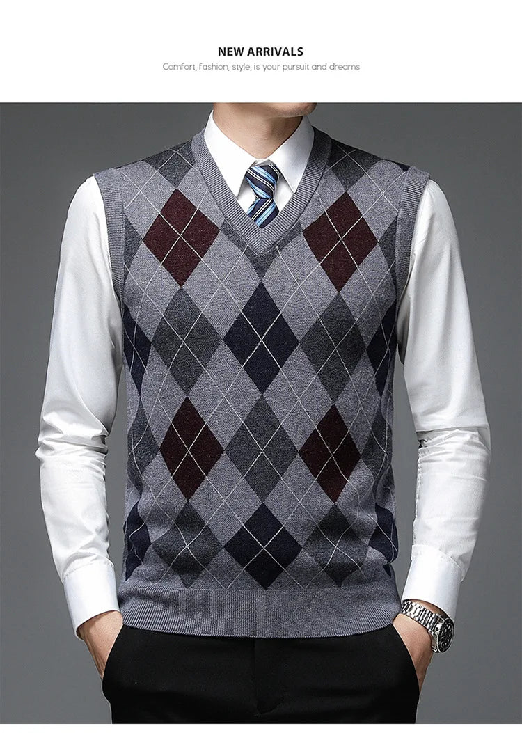 New Fashion Designer Brand Argyle Pullover Diamond Sweater V Neck Knit Vest Men 6% Wool Sleeveless Autum Casual Men Clothing