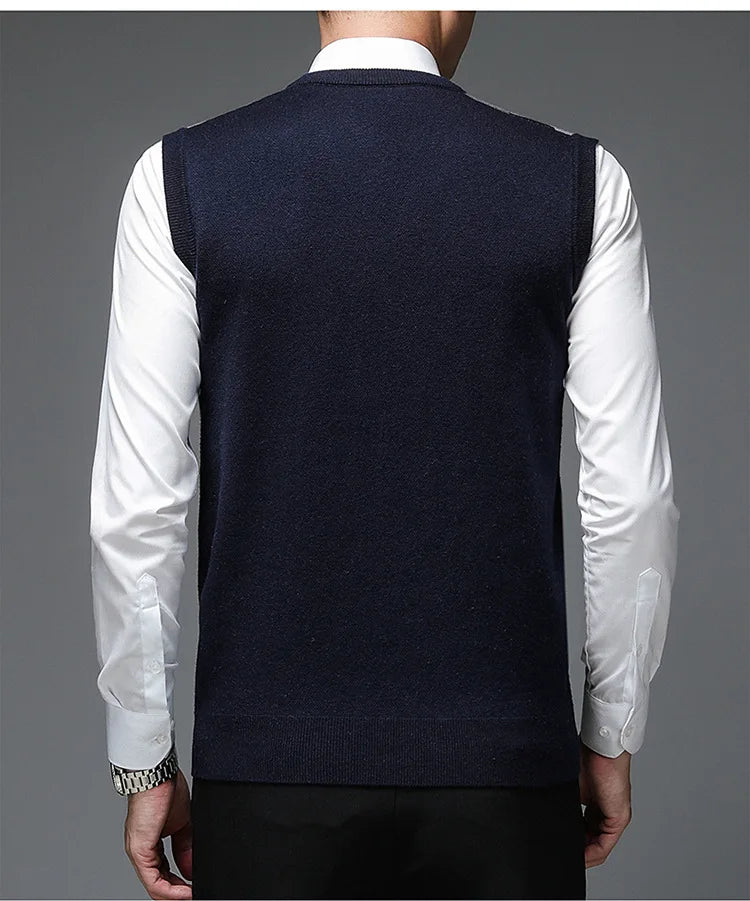 New Fashion Designer Brand Argyle Pullover Diamond Sweater V Neck Knit Vest Men 6% Wool Sleeveless Autum Casual Men Clothing
