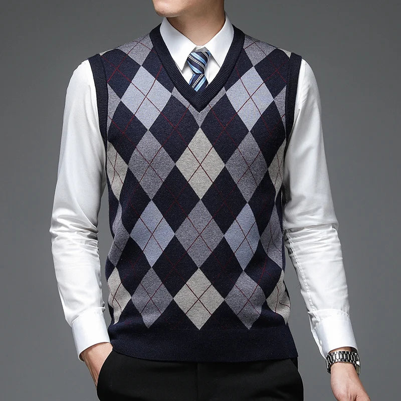 New Fashion Designer Brand Argyle Pullover Diamond Sweater V Neck Knit Vest Men 6% Wool Sleeveless Autum Casual Men Clothing